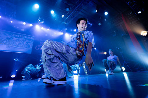 avex ROYALBRATSライブツアーで熱演するかばお