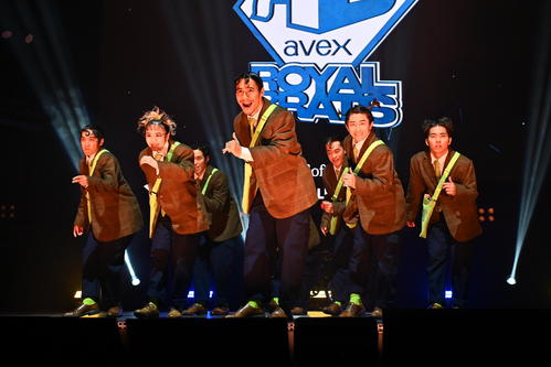 かばお(中央)が怪しい? avex ROYALBRATS (C)D.LEAGUE 24-25