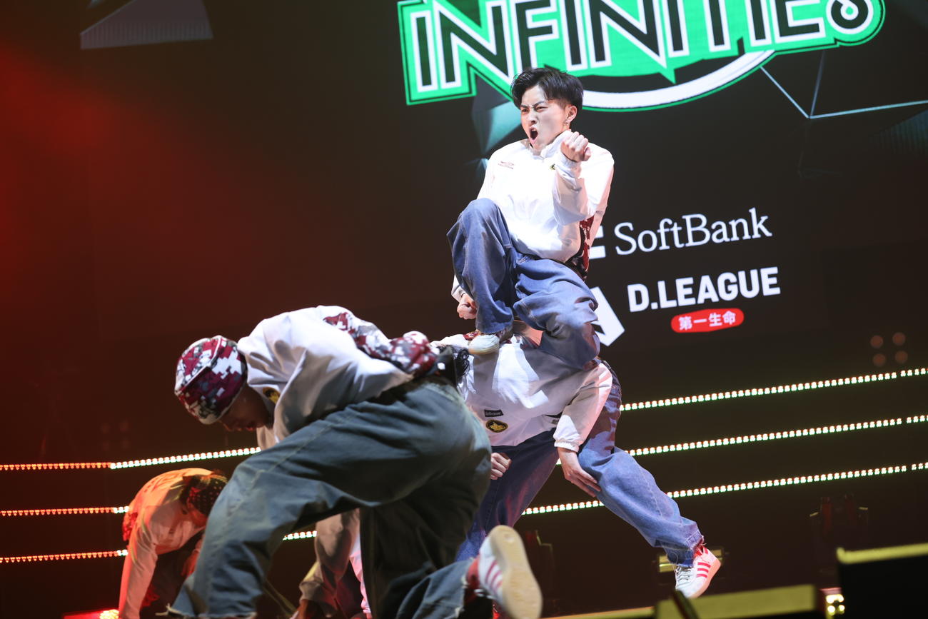 飛んでるValuence INFINITIES　（C）D.LEAGUE24－25