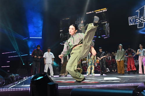 5th CYPHERでトップとなったDYM MESSENGERSのHANA　（C）D.LEAGUE24－25