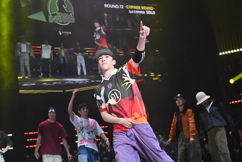 1st CYPHERでトップを取ったValuence INFINITIESのTSUKKIはMVDも獲得　（C）D.LEAGUE24－25