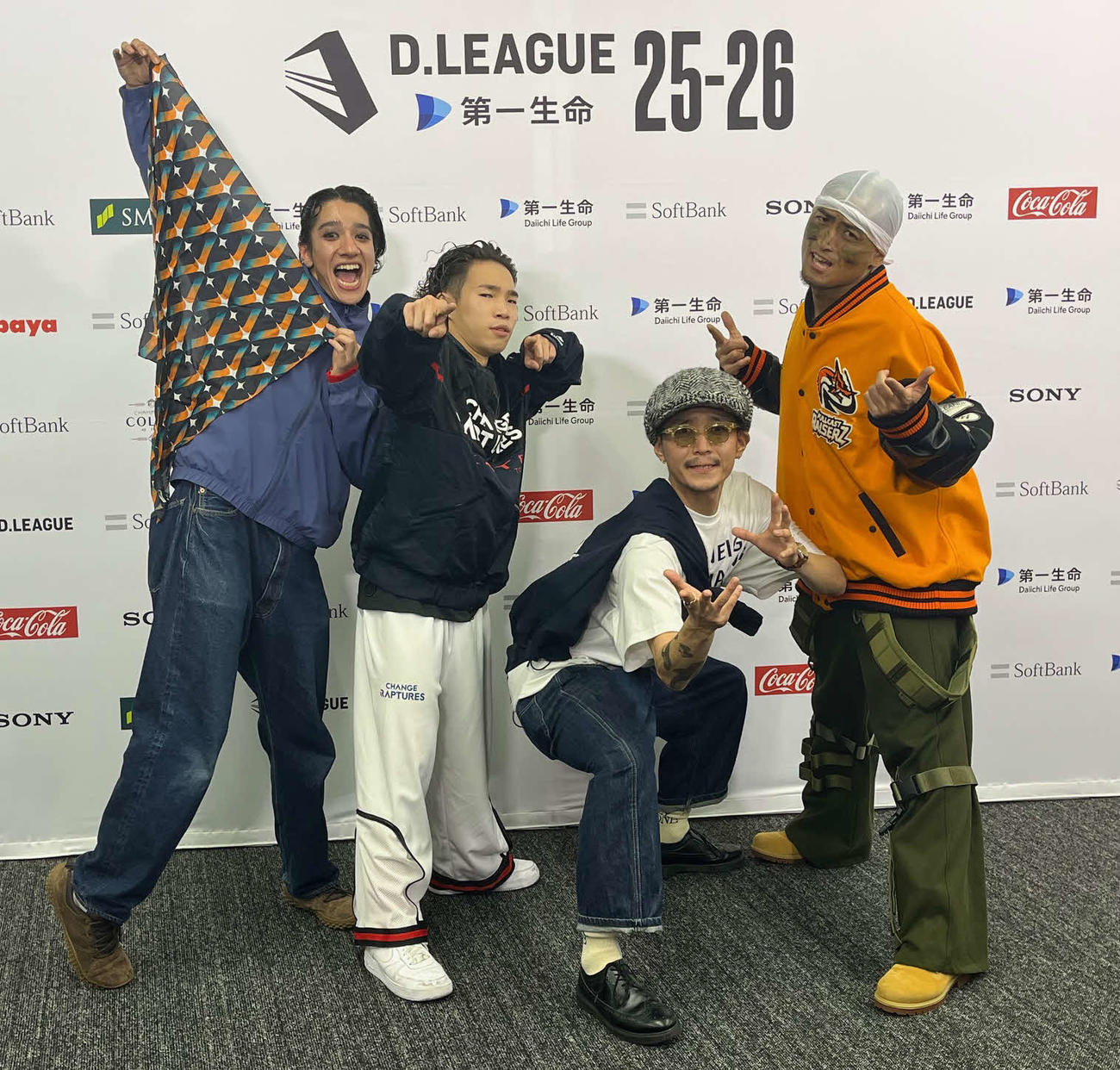 ROUND.2のBLOCK VIBEの勝利チーム。左からLIFULL ALT－RHYTHMのKarim、CHANGE RAPTURESのYUYA、DYM MESSENGERSのFOOL、FULLCAST RAISERZのINFINITIES TWIGGZ