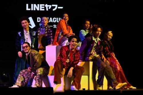 dip BATTLESのSPダンサーとしてTravis Japanの宮近海斗（前列左から2人目）が登場した　（C）D.REAGUE25－26