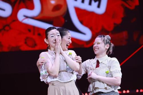 アルトリ最後の勝利にcalin（左）は泣いて笑った（C）D.REAGUE25－26