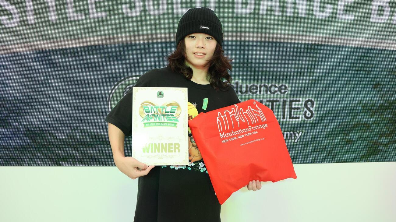 優勝したissa☆☆☆（C）Valuence INFINITIES