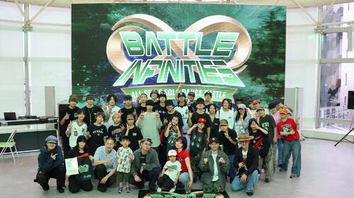 BATTLE INFINITIESに集まったDリーガーと若きダンサーたち（C）Valuence INFINITIES