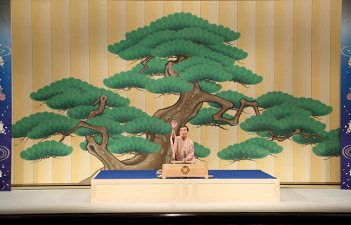 3月、無観客で「創作300作目」を披露した桂文枝