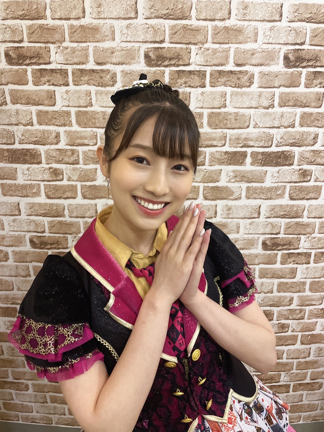 念願の小説家デビューが決まった安部若菜