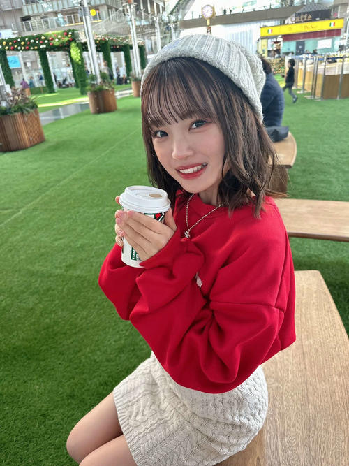 12月新澤菜央オフショット写真2