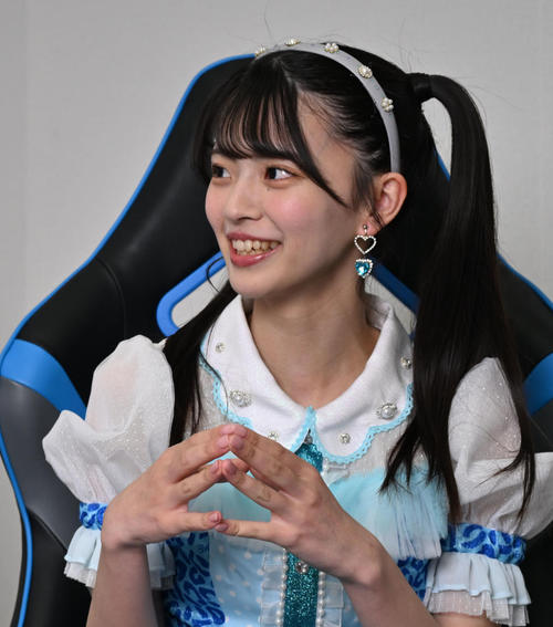 仲良く話す桜田彩叶（撮影・石井愛子）
