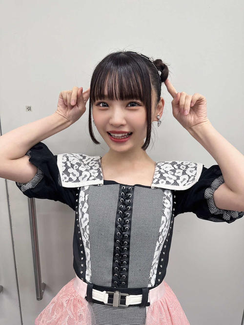 8月新澤菜央オフショット写真1