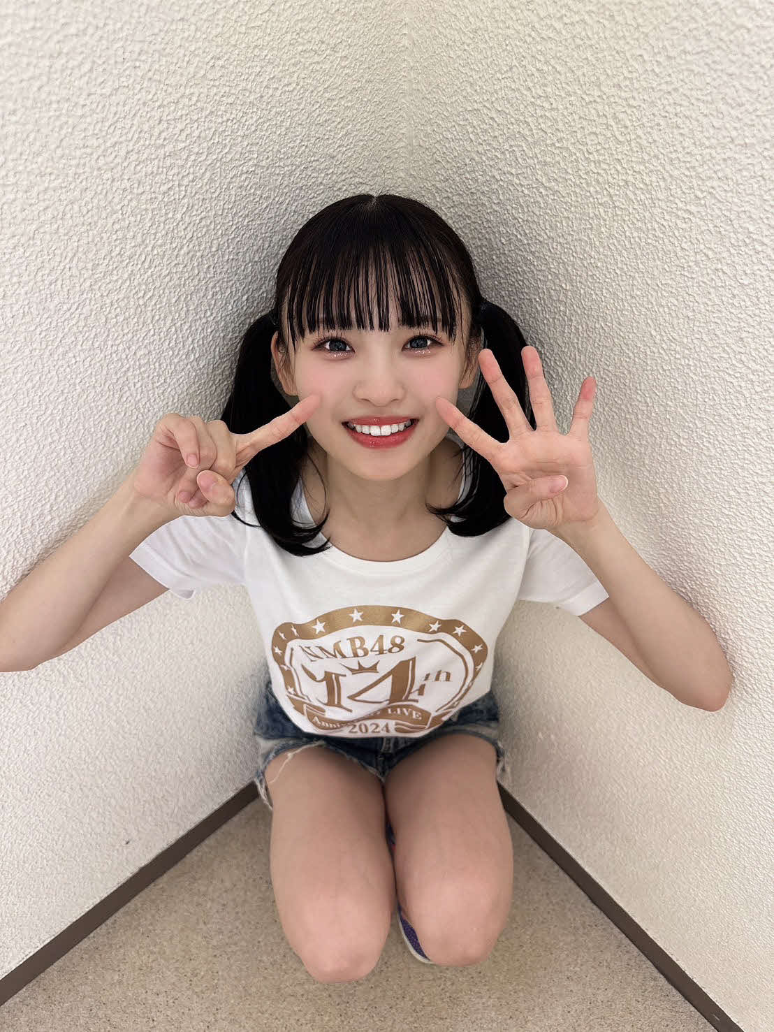 10月新澤菜央オフショット写真2