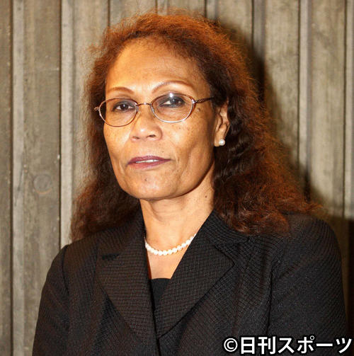 森繁久弥さんの葬儀・告別式に参列した養女のクラーク桂子さん(2009年11月20日撮影)
