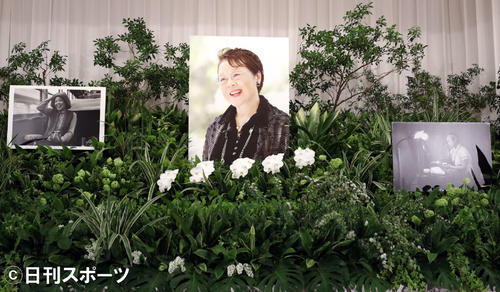市原悦子さんの祭壇(2019年1月17日撮影)