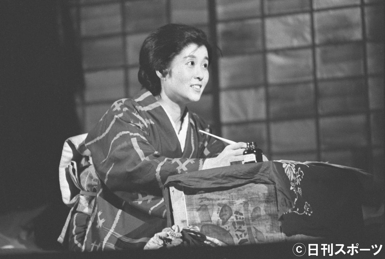 61年初演「放浪記」の森光子さん