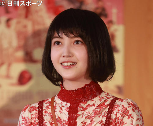 舞台「夜は短し歩けよ乙女」の通し稽古を前に会見する乃木坂46の久保史緒里（2021年6月撮影）