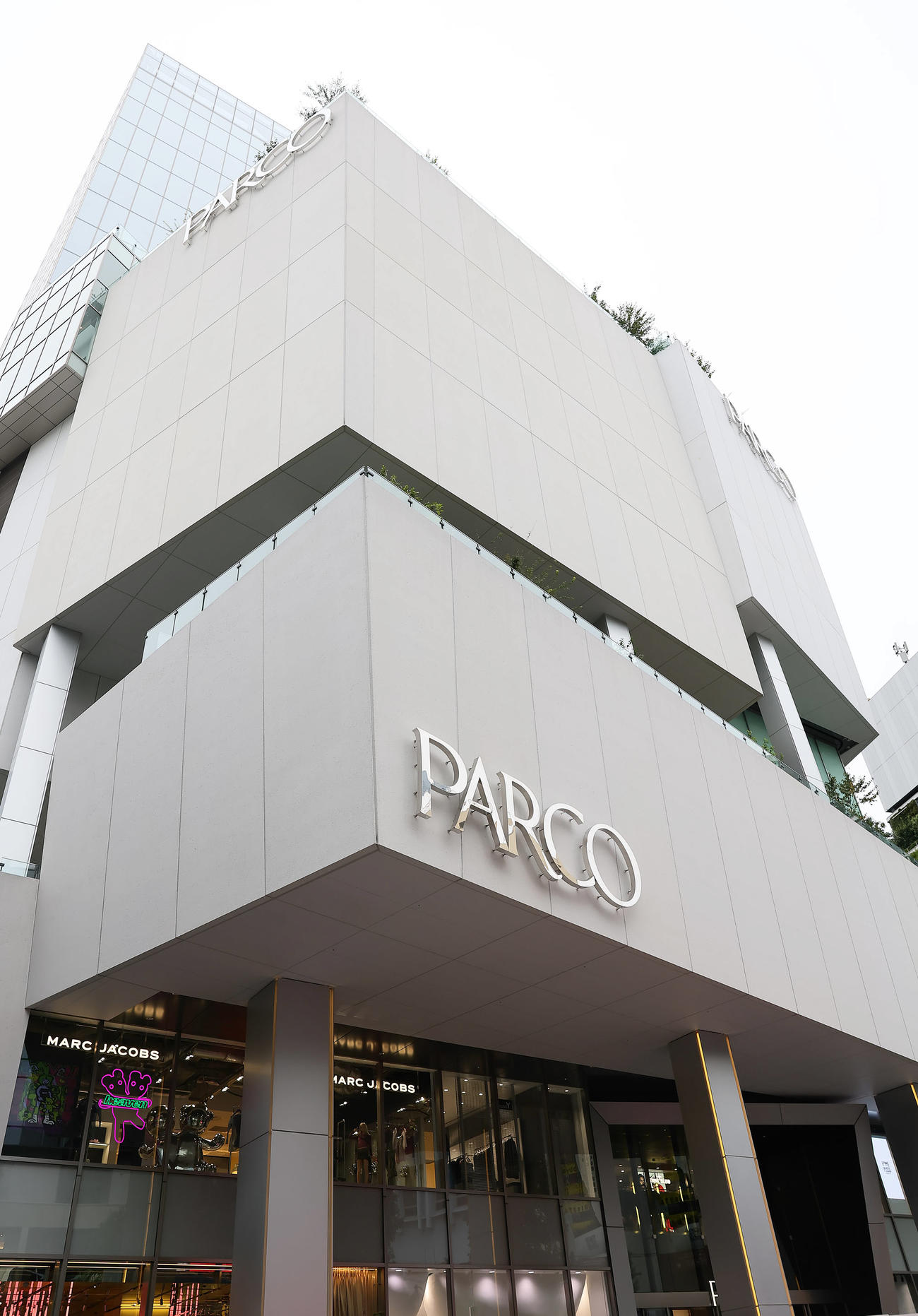 東山紀之主演の舞台「チョコレートドーナツ」が行われる渋谷・PARCO（2023年10月撮影）