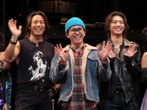ミュージカル「RENT」囲み取材に臨んだ、左からRIKU、鈴木福、木原瑠生（2026年10月撮影）