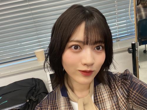 高校卒業！感のある写真がなかったので、高校3年生の約半分を共にしたこの制服で。