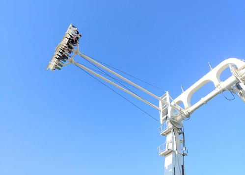 もう1つの絶叫アトラクション「大空天国」。乗り場まで行ったもののド迫力の急降下を見て完全に戦意喪失し“戦術的撤退”を決定