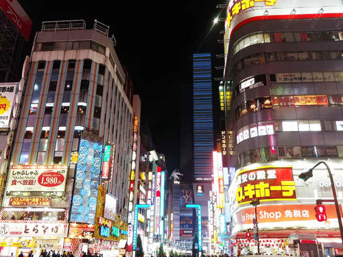 大型繁華街で知人不倫疑惑カップルと目が合う寸前になっただけでここまで緊張感に包まれるとは想定外だった（写真と本文に直接的関係はありません）