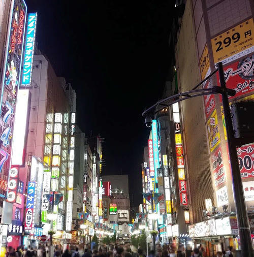 特段変わったネタも見つけられず、本日はパトロールから撤退。ただ「1人カラオケ」という選択肢も若干残っている