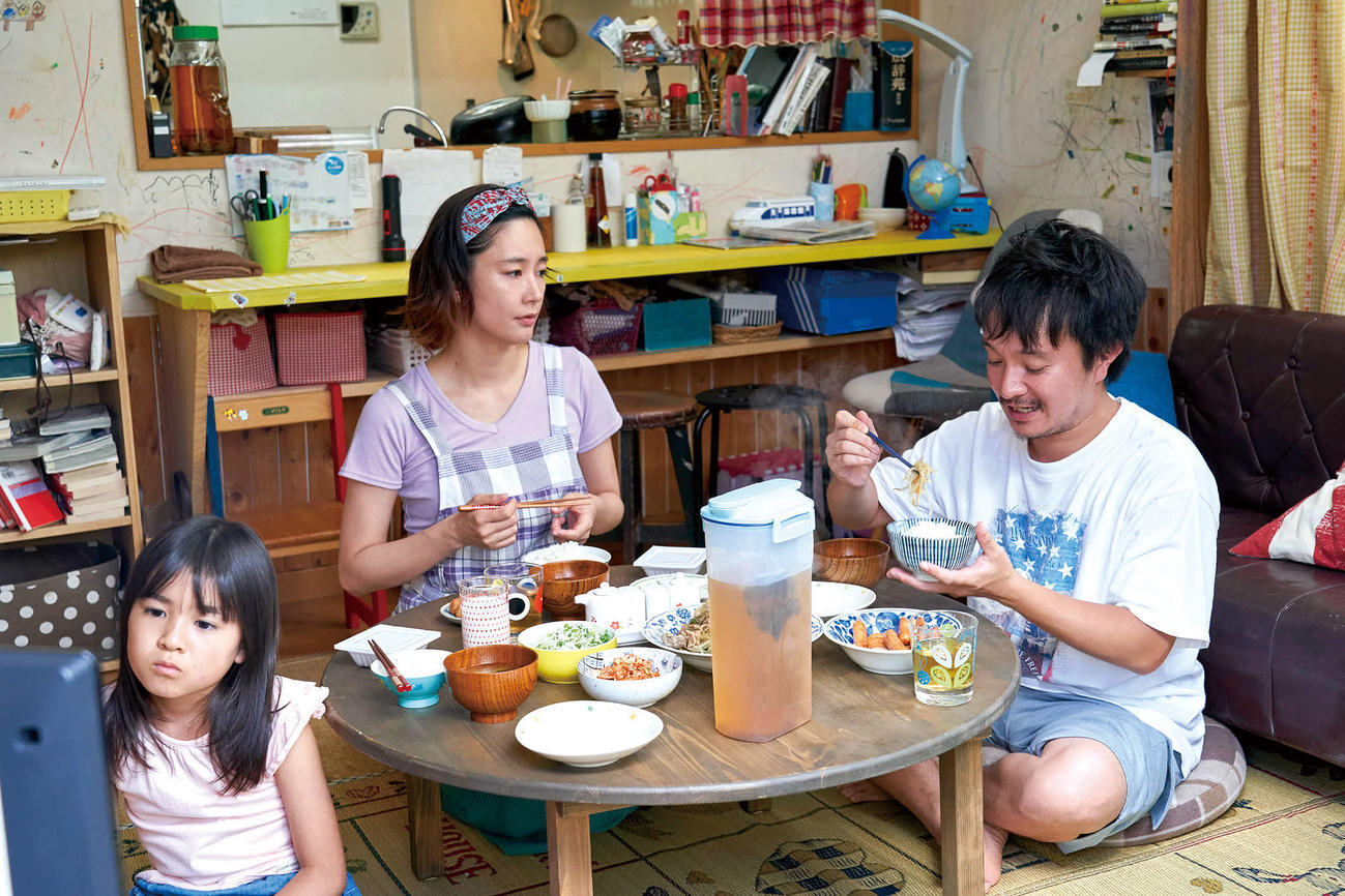（C）2020「喜劇　愛妻物語」製作委員会