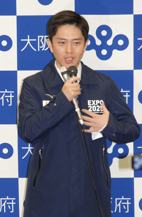 新型コロナウイルスの感染拡大に「仮説」を説明する大阪府の吉村洋文知事（撮影・松浦隆司）