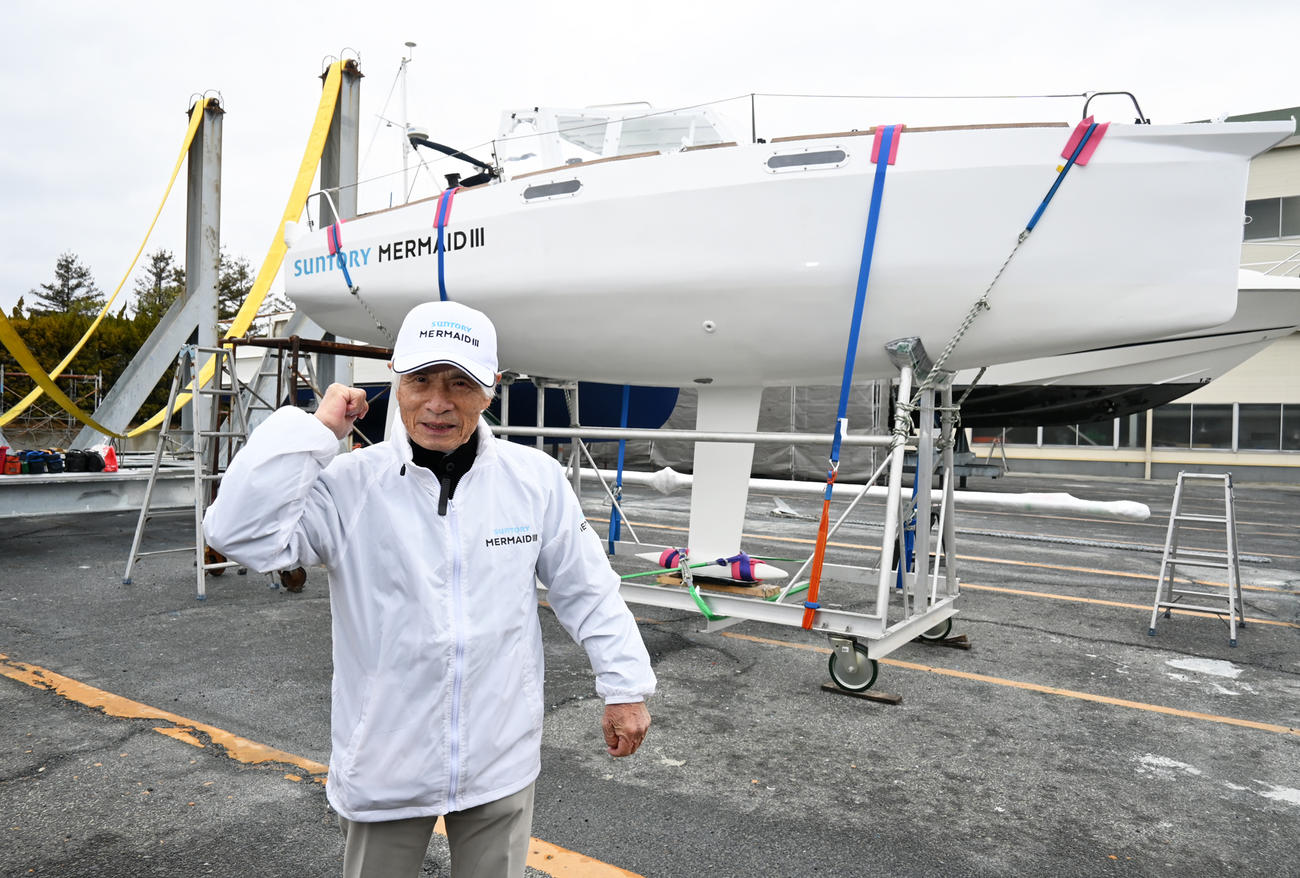 相棒「サントリーマーメイド3号」とともに大冒険に挑む堀江謙一さん（撮影・松浦隆司）