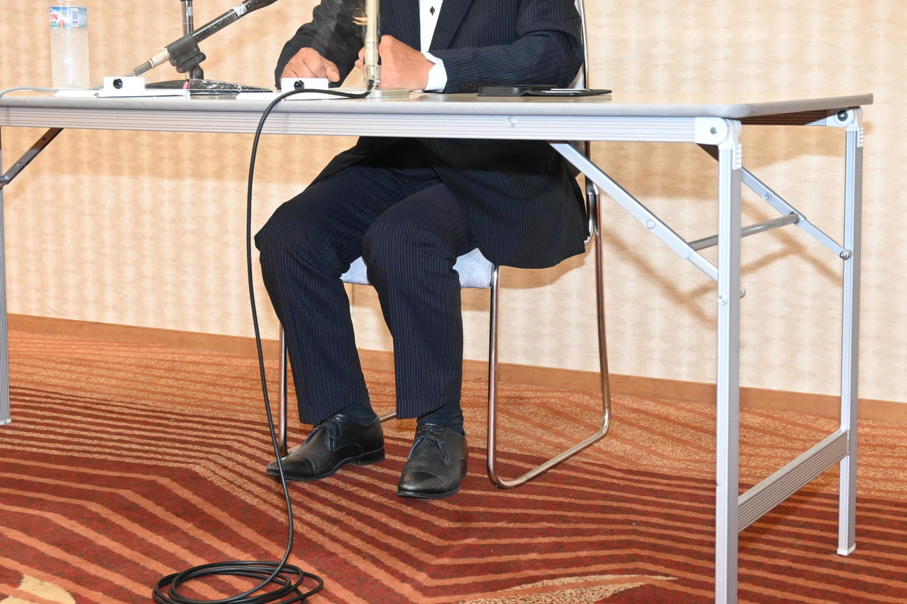 奈良市内で取材に応じる山上徹也容疑者が勤務していた京都府内の工場の責任者（2022年7月9日撮影）