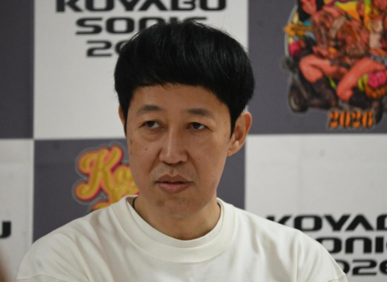 大阪市内で「KOYABU SONIC 2026」の開催会見を行った小籔千豊（撮影・松浦隆司）