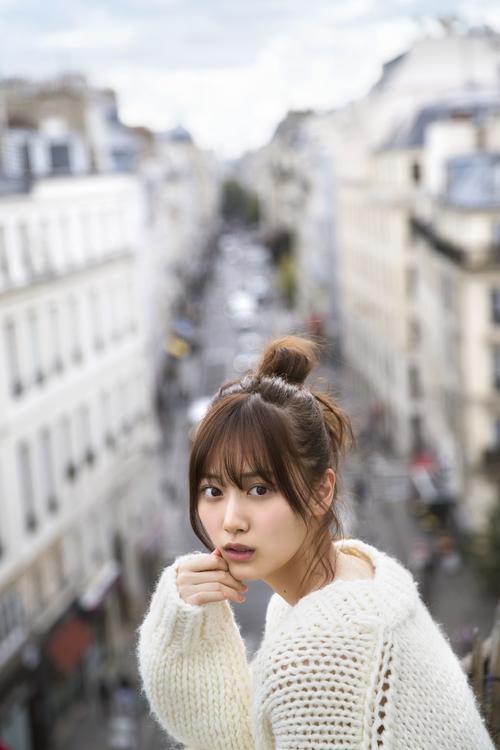 山下美月写真集「忘れられない人」の先行カット