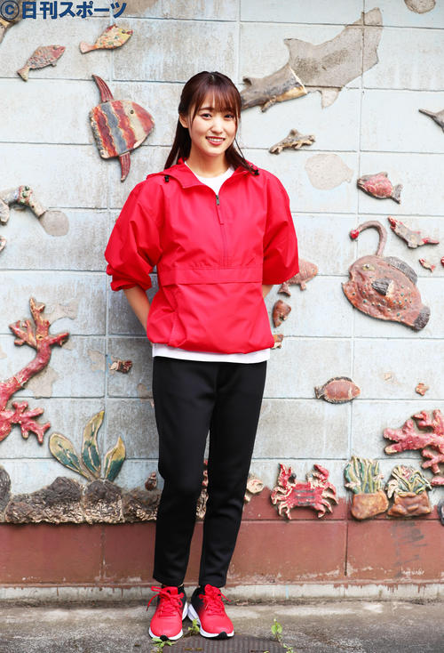 やわらかな笑顔を見せる欅坂46菅井友香（撮影・足立雅史）
