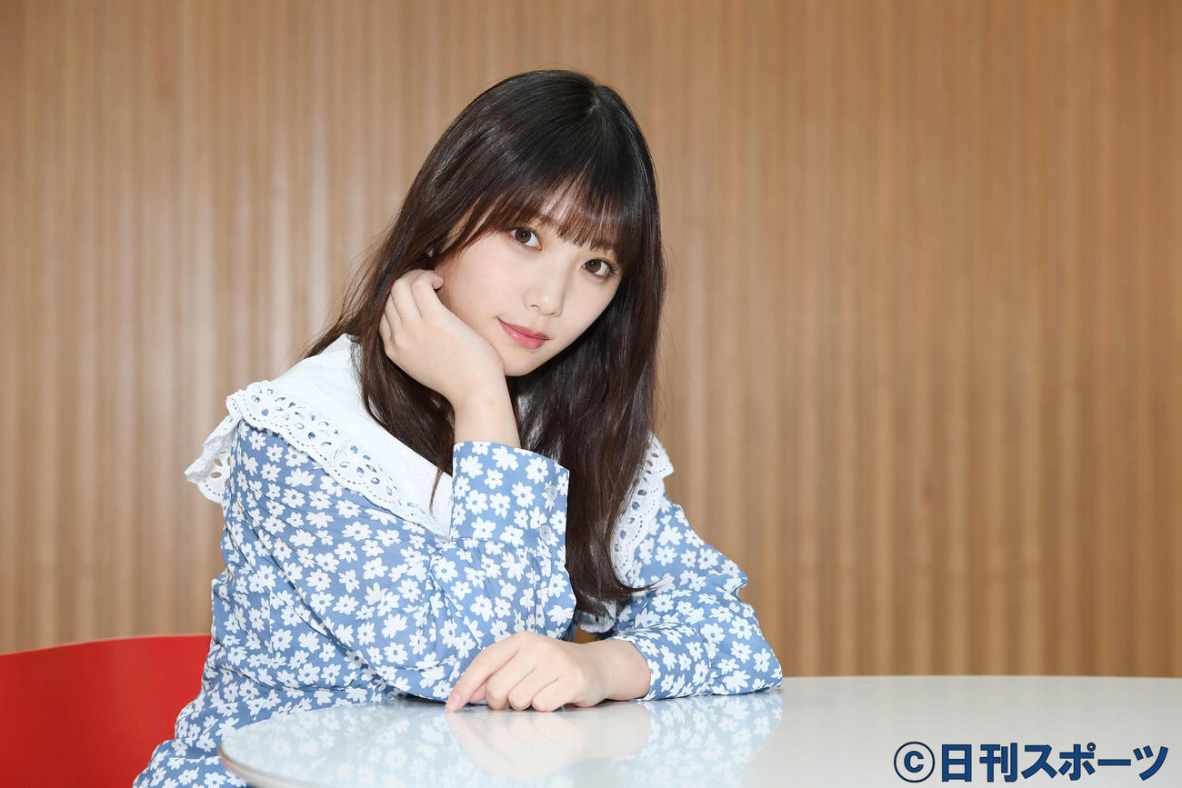 乃木坂46与田祐希はしっとりとした表情でカメラを見つめる（撮影・鈴木みどり）