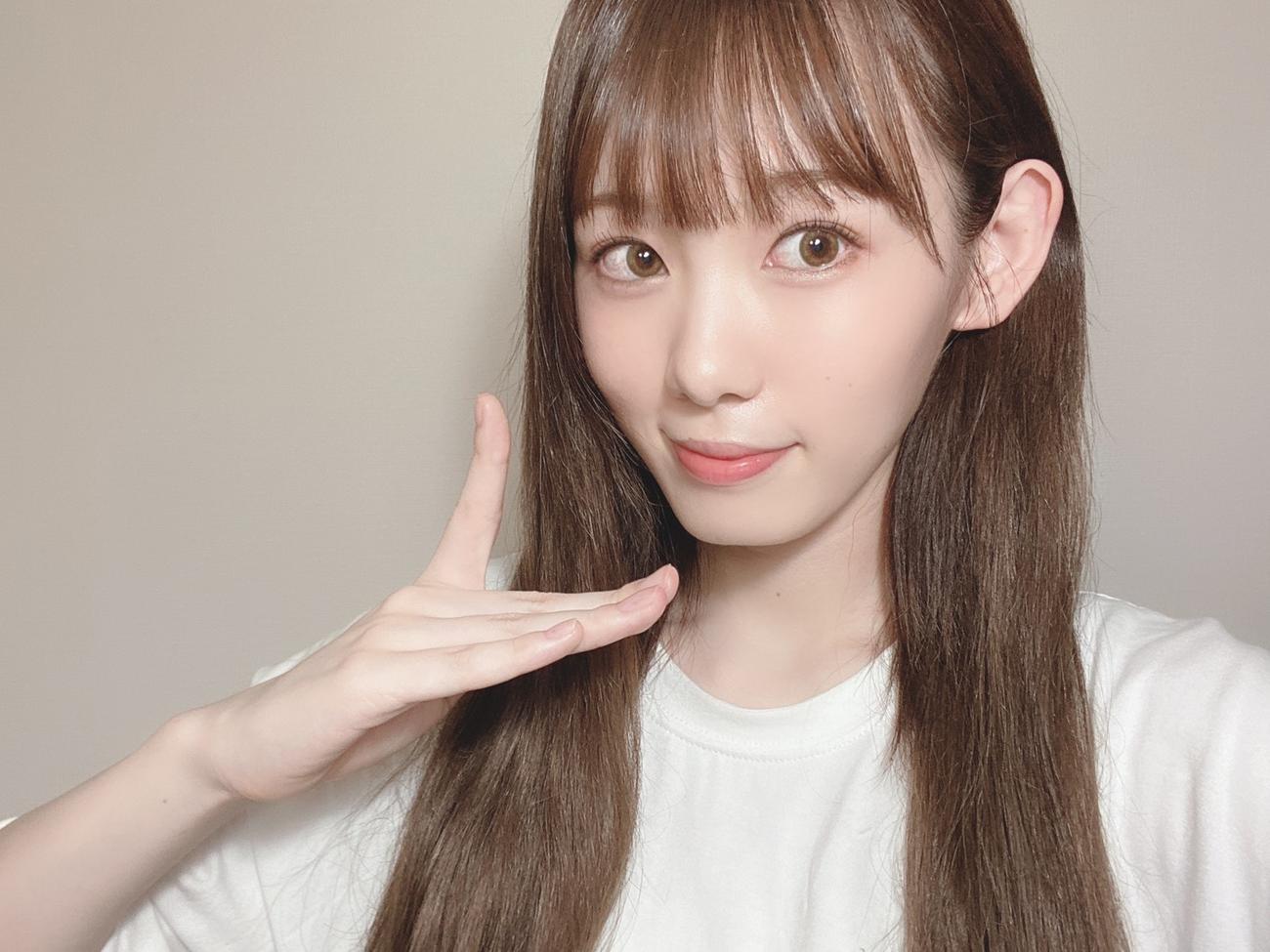 欅坂46のポーズをする小池美波