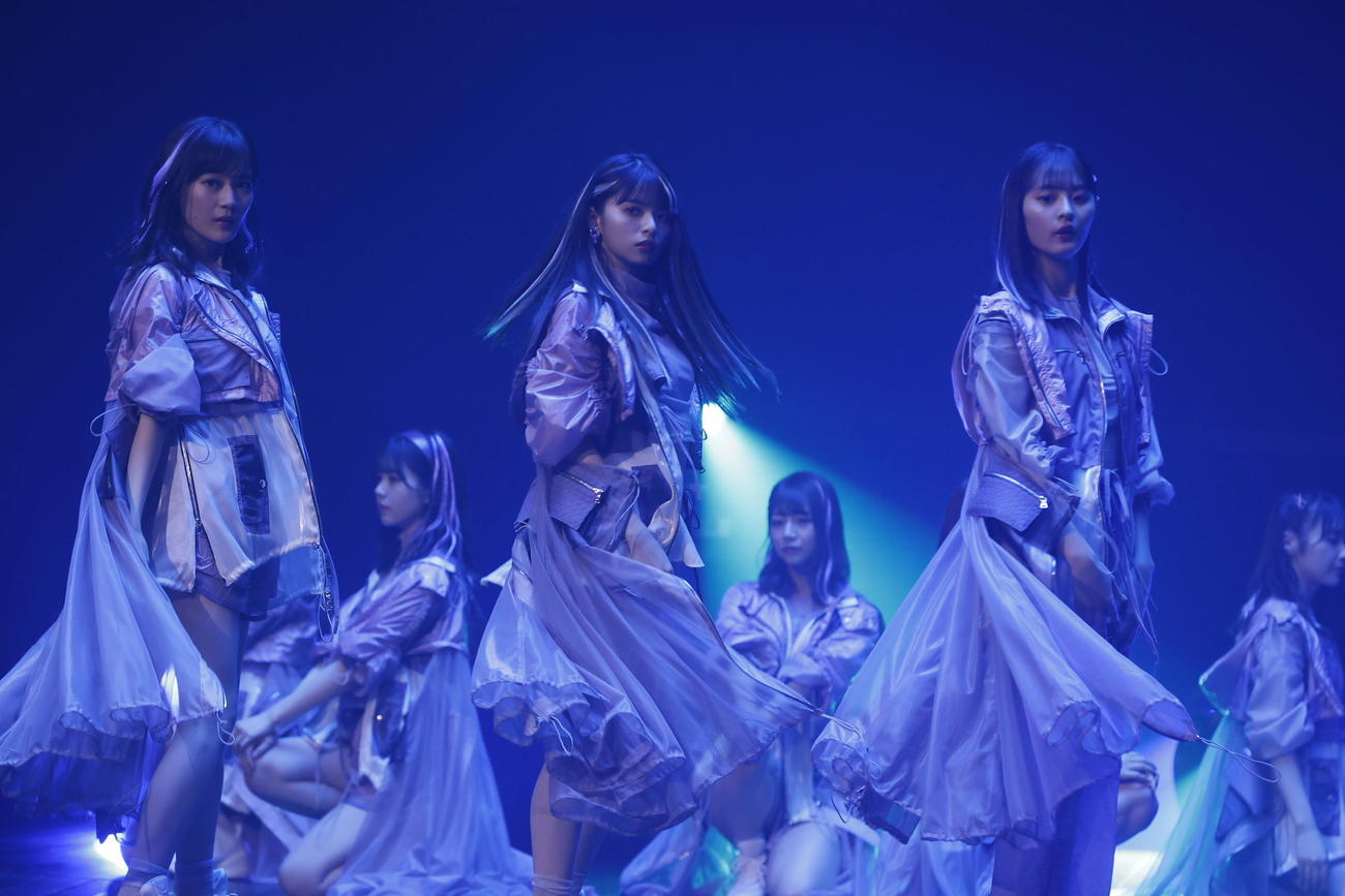 乃木坂46の新曲「Route　246」のMV撮影に臨んだ（手前左から）生田絵梨花、齋藤飛鳥、遠藤さくら