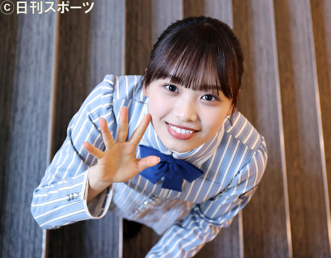 難役でのドラマ出演も果たし、目を輝かせて笑顔を見せる日向坂46の濱岸ひより（撮影・浅見桂子）