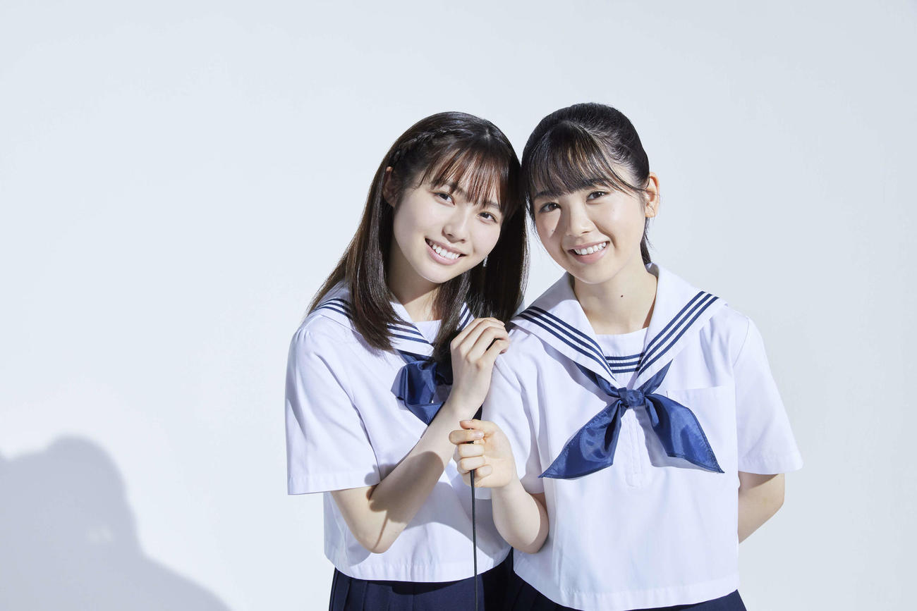 舞台「目頭を押さえた」でダブル主演する筒井あやめ（右）と秋田汐梨