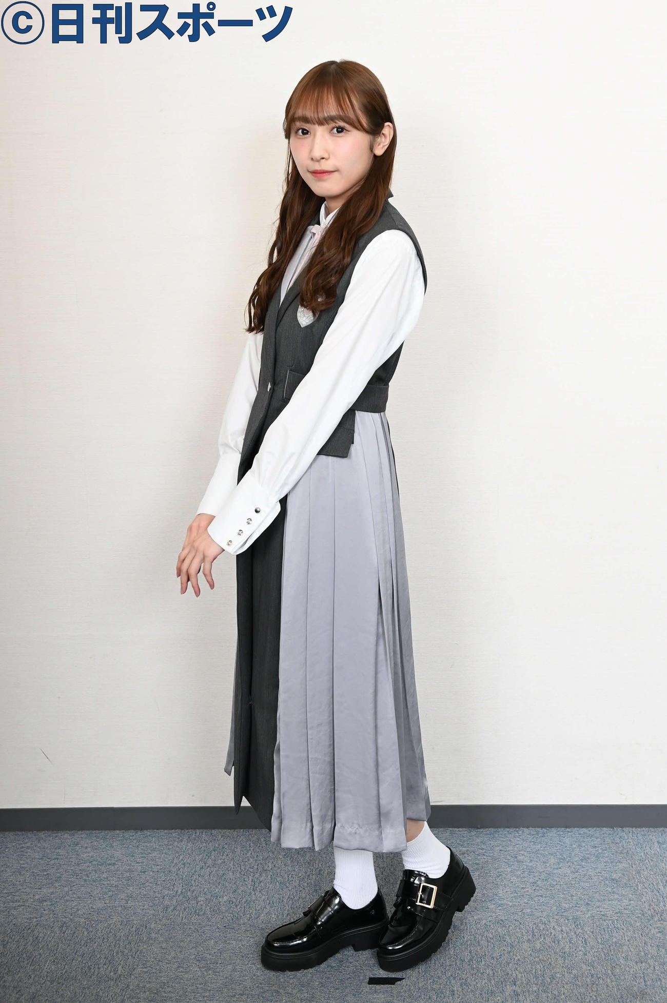 ほほ笑む櫻坂46渡辺梨加（撮影・山崎安昭）