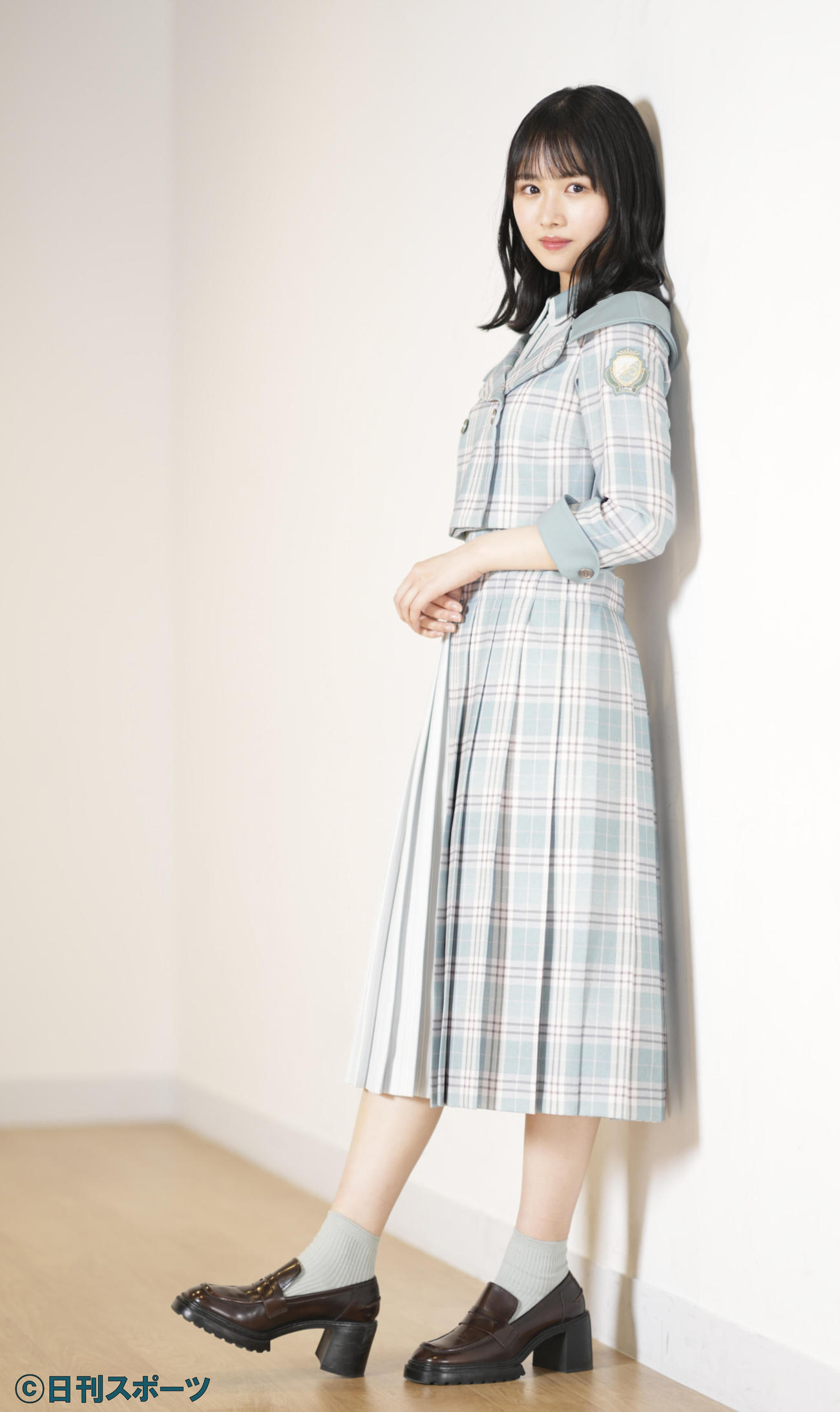 笑顔を見せる日向坂46の上村ひなの（撮影・鈴木みどり）