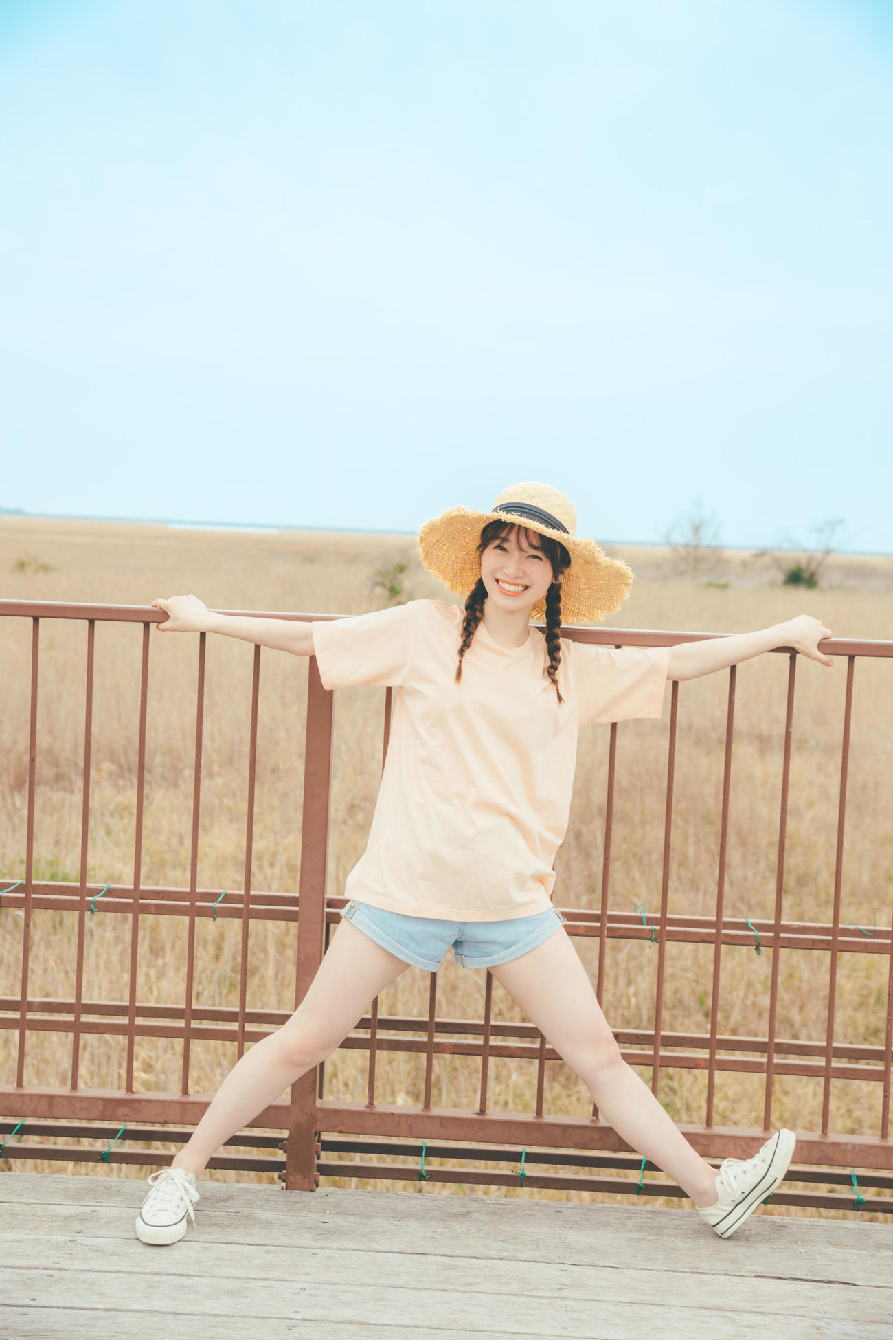 櫻坂46守屋麗奈ファースト写真集の先行カット（撮影・東京祐）
