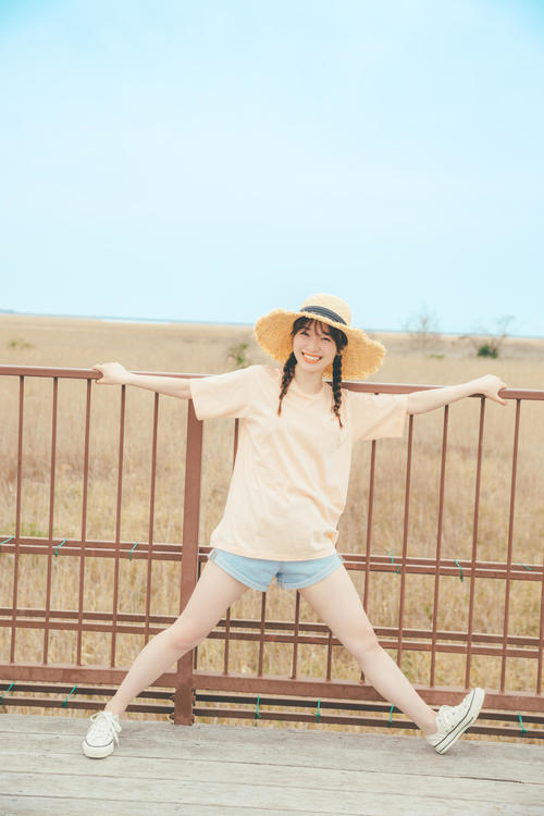 櫻坂46守屋麗奈ファースト写真集の先行カット（撮影・東京祐）