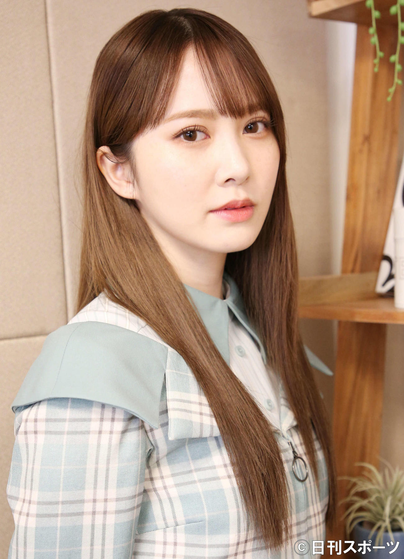凜（りん）とした表情を見せる加藤史帆（撮影・宮地輝）