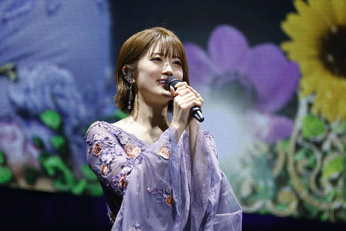 「乃木坂46　樋口日奈　卒業セレモニー」で歌う樋口日奈