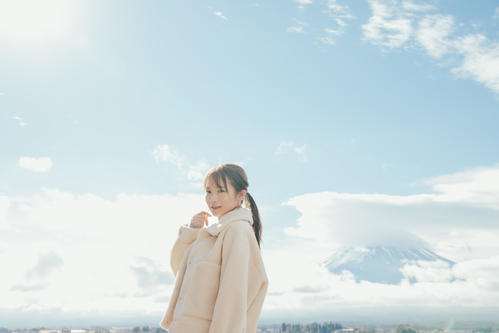 乃木坂46秋元真夏の卒業記念写真集先行カット(撮影/東京祐)