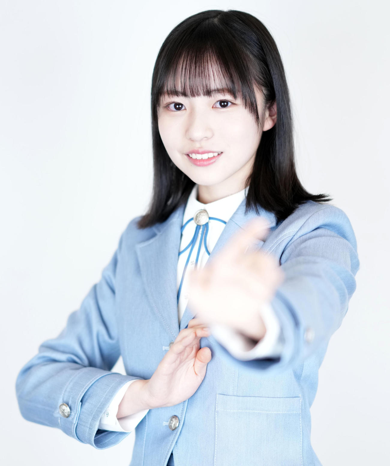 照れながらも得意な空手の形を披露した日向坂46正源司陽子（撮影・横山健太）