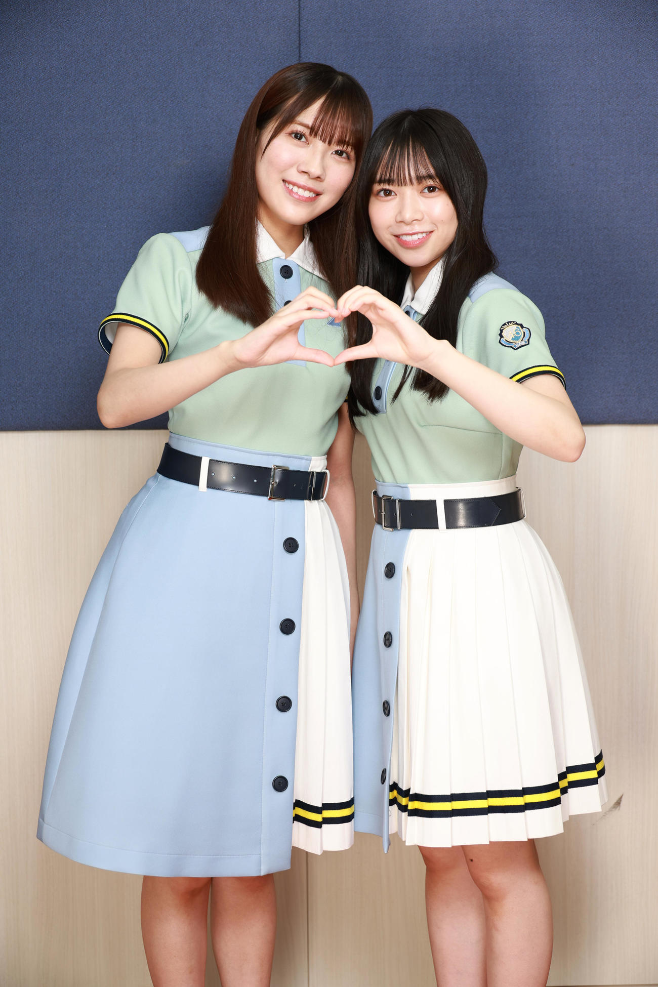 ダブル主演の舞台について語る森本茉莉（左）と山口陽世（撮影・中島郁夫）