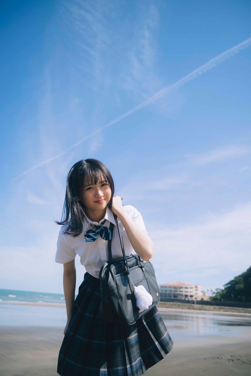 日向坂46上村ひなのファースト写真の先行カット