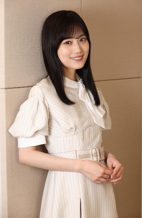 疲れた様子も見せず、忙しい毎日を語った乃木坂46の山下美月（撮影・中島郁夫）