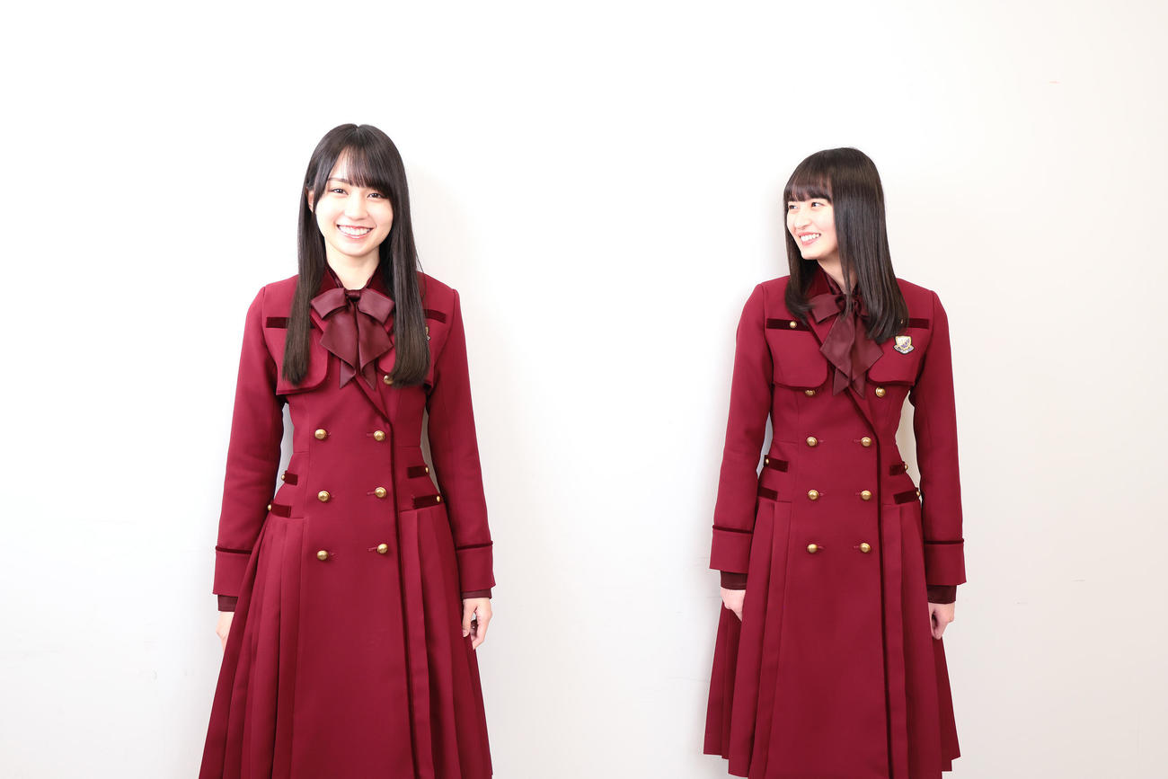 互いを思いやりながら、新曲ではダブルセンターを務める乃木坂46の賀喜遥香（左）と遠藤さくら（撮影・足立雅史）